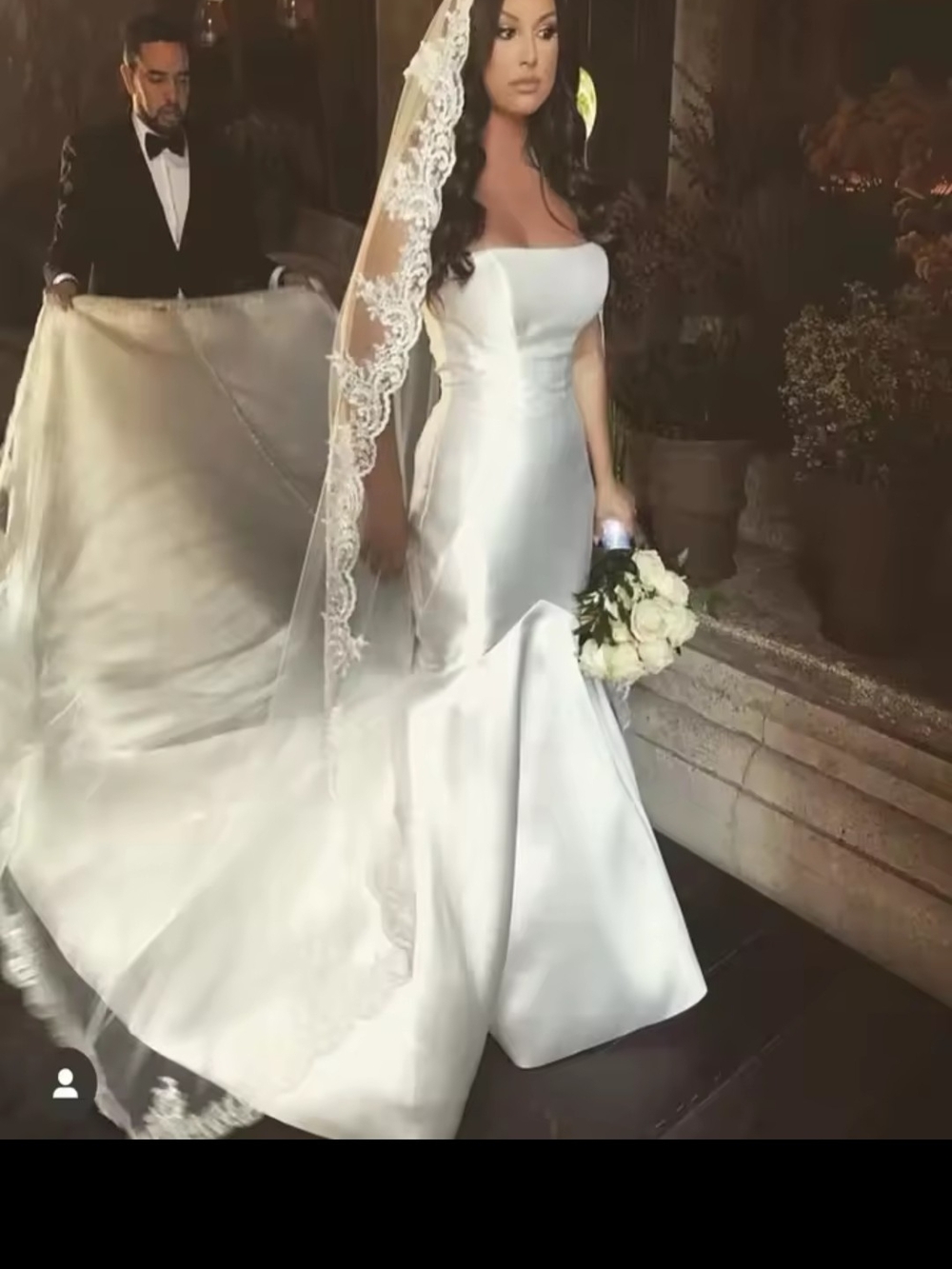 Lace-Edged Bridal Veil - White Mantilla Chapel Length